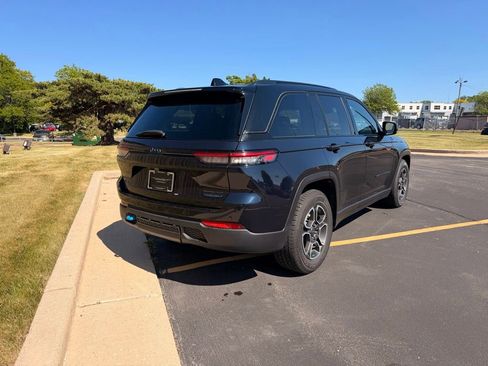 Used 2024 Jeep Grand Cherokee Trailhawk AWD/4WD image 10