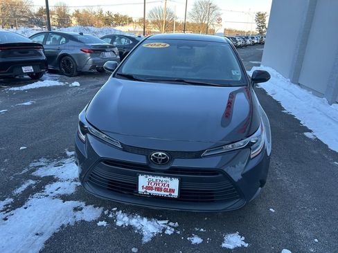 Used 2024 Toyota Corolla LE image 3