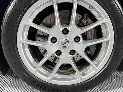 Used 2019 Porsche 718 Cayman RWD image 24