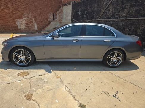 Used 2017 Mercedes-Benz E 300 image 4