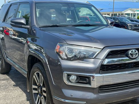 Used 2018 Toyota 4Runner Limited AWD/4WD image 3