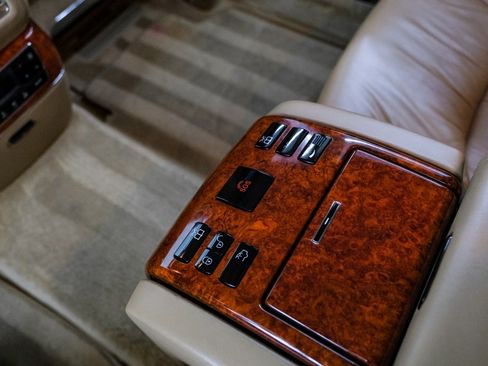 Used 2005 Maybach 57 image 36