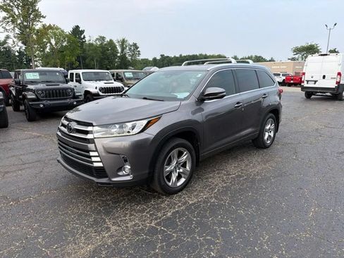 Used 2019 Toyota Highlander Limited AWD/4WD image 4
