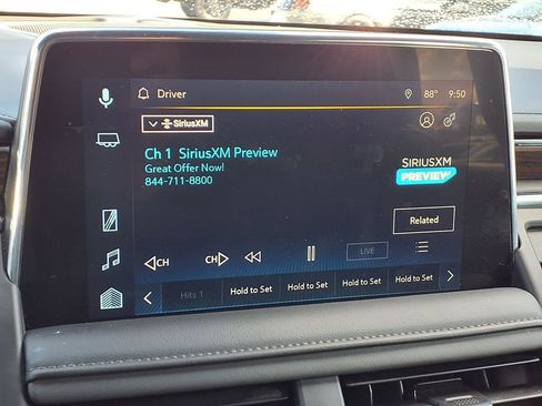 Used 2023 Chevrolet Suburban High Country RWD image 4