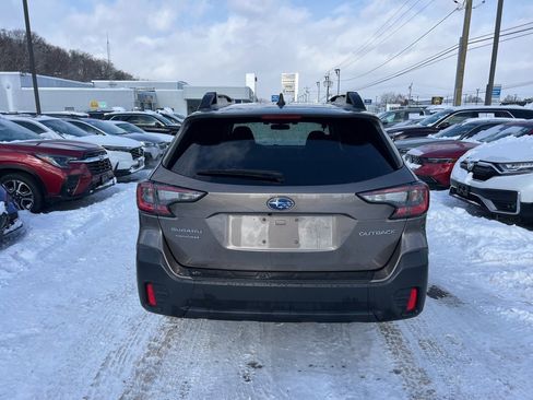 Used 2021 Subaru Outback Premium image 4