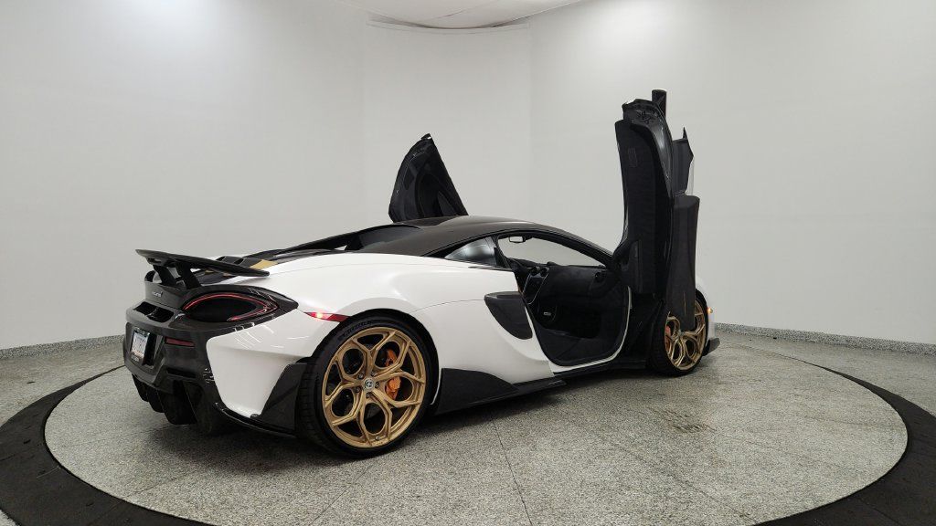Used 2019 McLaren 600LT RWD image 11