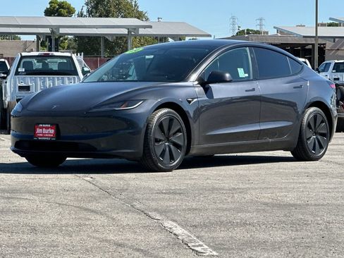 Used 2024 Tesla Model 3 Standard Range RWD image 7