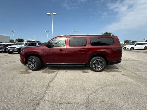 Used 2024 Jeep Wagoneer L Series II w/ Flexible Seating Group AWD/4WD image 2