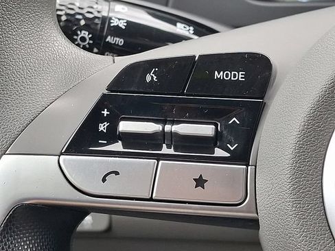 Certified 2024 Hyundai Elantra SE FWD image 20