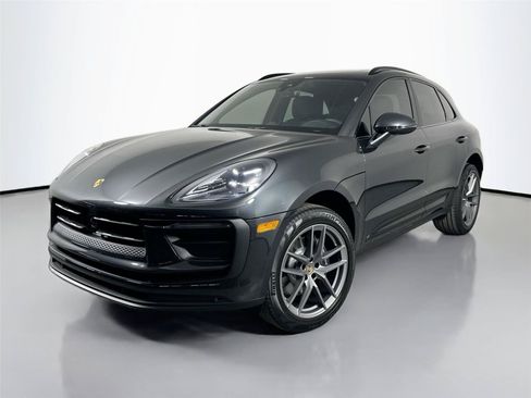 Certified 2026 Porsche Macan AWD/4WD image 1