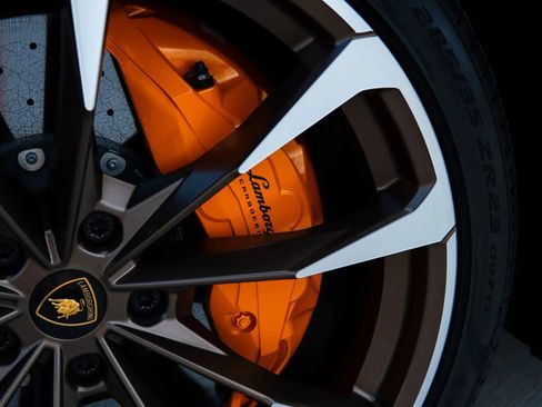 Used 2024 Lamborghini Urus S AWD/4WD image 9