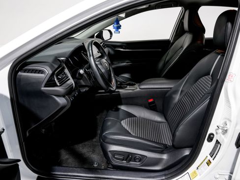 Used 2024 Toyota Camry SE FWD image 19