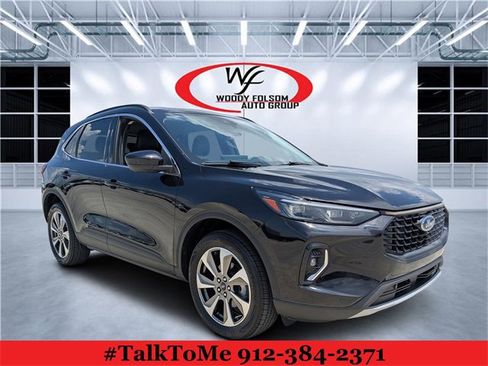 Used 2023 Ford Escape Platinum image 1