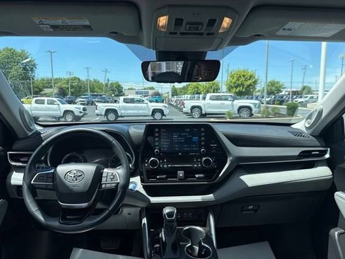 Used 2022 Toyota Highlander Limited AWD/4WD image 14