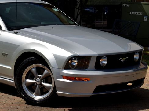 Used 2006 Ford Mustang GT Premium image 5