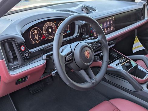 New 2026 Porsche Cayenne Coupe image 4