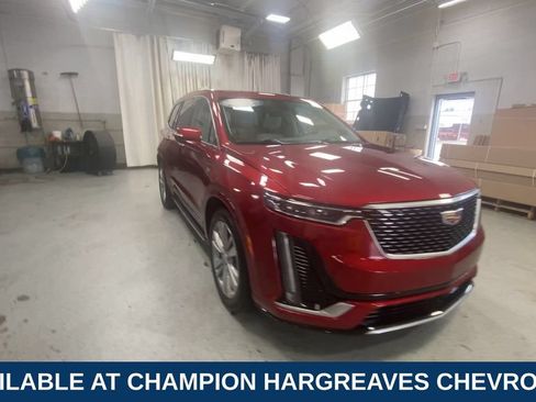Used 2024 Cadillac XT6 Premium Luxury w/ Technology Package AWD/4WD image 3