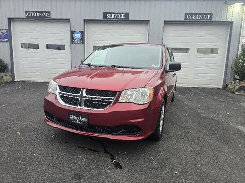 Used 2015 Dodge Grand Caravan SE w/ Quick Order Package 29E SE image 2