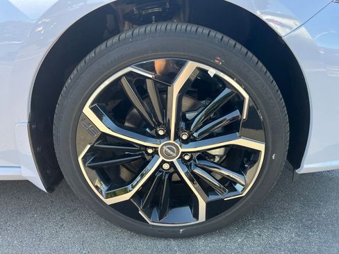 New 2025 Nissan Altima 2.5 SR image 11