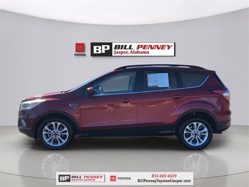 Used 2017 Ford Escape SE w/ Equipment Group 201A image 2