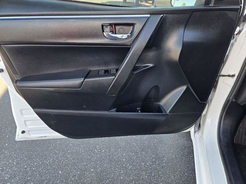 Used 2015 Toyota Corolla S image 23