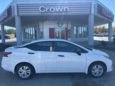 New 2025 Nissan Versa S image 3