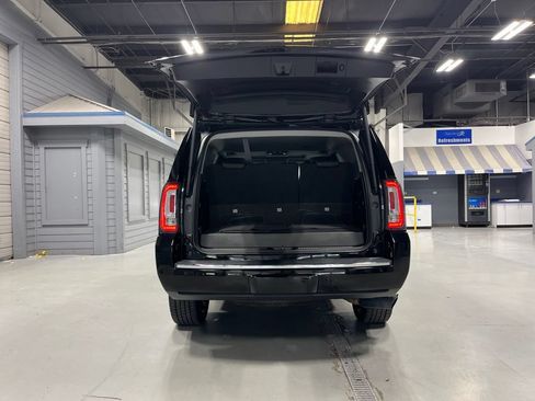 Used 2017 GMC Yukon Denali w/ Open Road Package AWD/4WD image 9