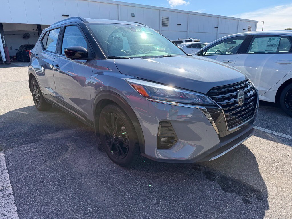 Used 2021 Nissan Kicks SR w/ SR Premium Package FWD image 1