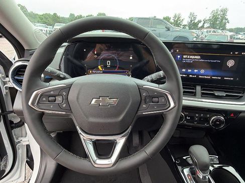 New 2026 Chevrolet Trax LT w/ Driver Confidence Package FWD image 21