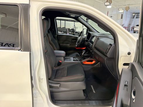 Used 2022 Nissan Frontier Pro-X RWD image 28
