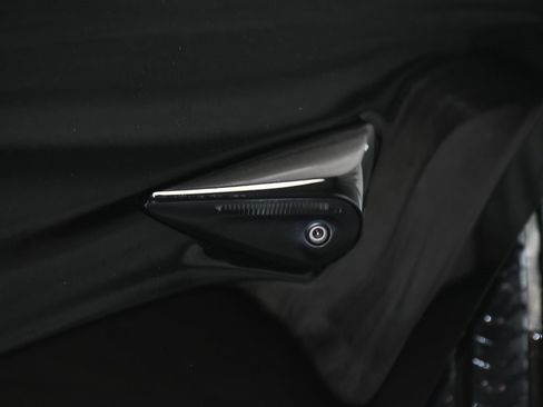 Used 2021 Tesla Model S Plaid image 19