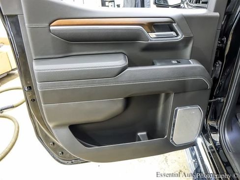 Used 2024 GMC Sierra 1500 Denali w/ Technology Package AWD/4WD image 24