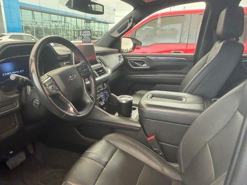 Used 2022 Chevrolet Suburban RST w/ Luxury Package AWD/4WD image 8