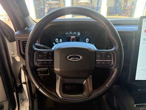 Used 2023 Ford Expedition Limited AWD/4WD image 14