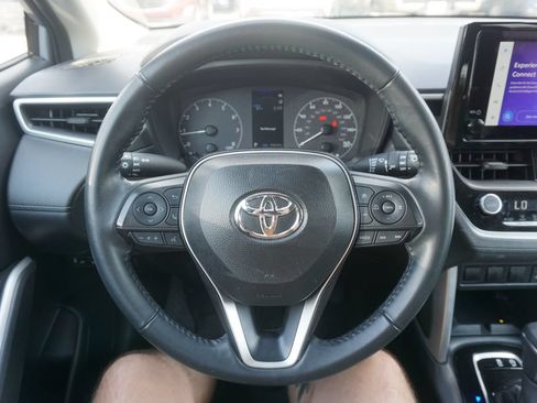Certified 2025 Toyota Corolla Cross LE FWD image 3