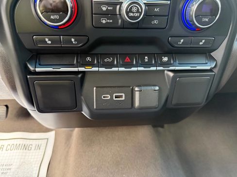 Used 2021 Chevrolet Silverado 1500 LT image 14