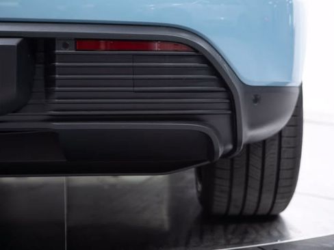 Certified 2026 Porsche Macan Electric RWD image 20