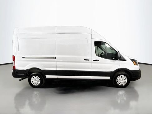 Used 2025 Ford Transit 250 148 High Roof RWD image 9