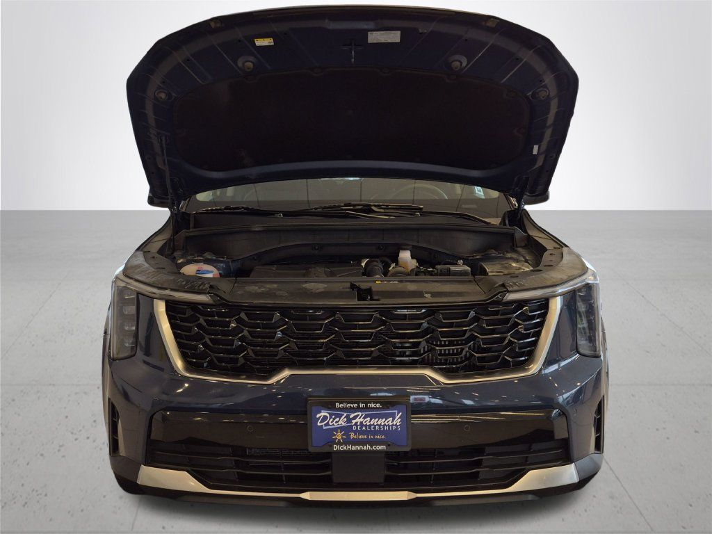 Used 2025 Kia Sorento EX AWD/4WD image 4
