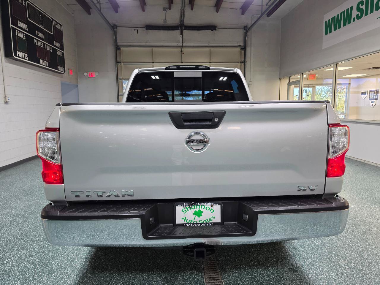 Used 2017 Nissan Titan SV RWD image 8