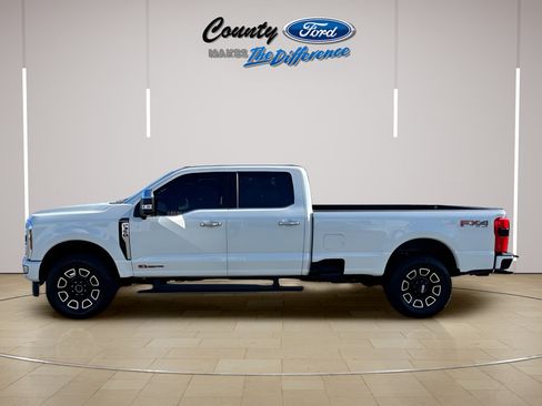 Used 2024 Ford F350 Platinum w/ FX4 Off-Road Package AWD/4WD image 3