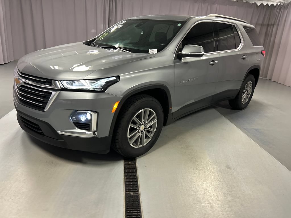 Used 2023 Chevrolet Traverse LT FWD image 3