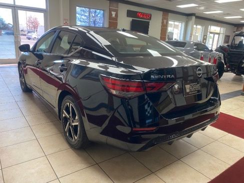 Used 2024 Nissan Sentra SV image 3