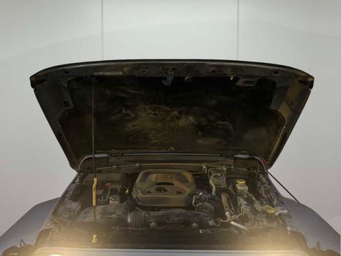 Used 2020 Jeep Wrangler Unlimited Sahara image 18