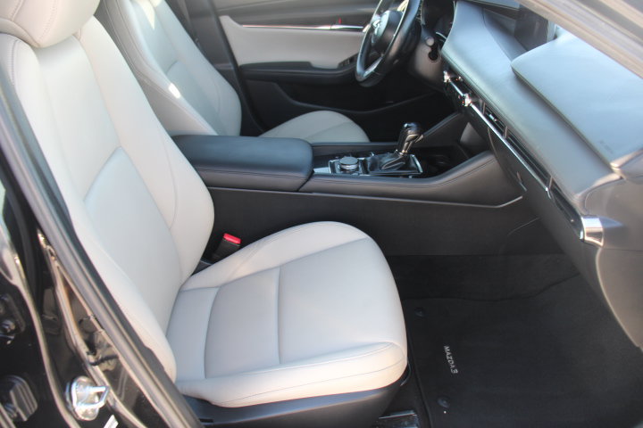 Used 2019 MAZDA MAZDA3 Hatchback w/ Preferred Package FWD image 19