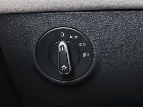 New 2025 Volkswagen Taos SEL AWD/4WD image 16