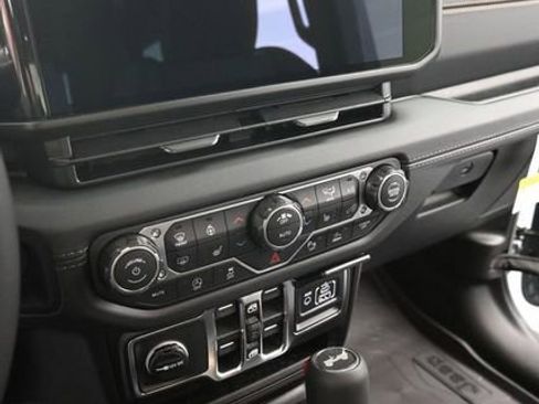 New 2026 Jeep Wrangler Unlimited Sahara image 18