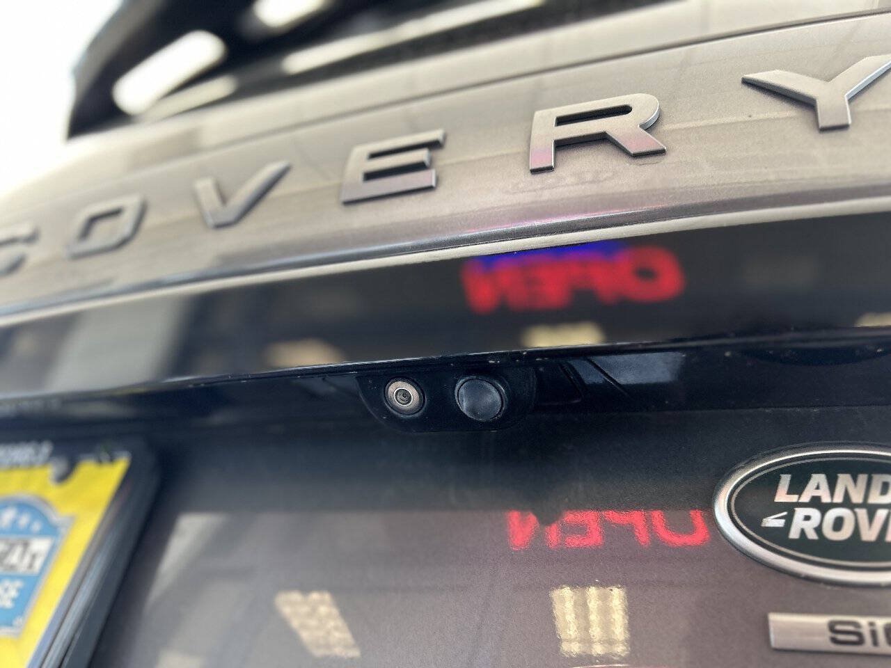 Used 2018 Land Rover Discovery SE AWD/4WD image 15