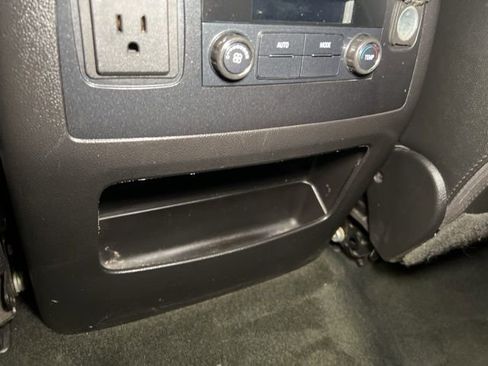 Used 2018 Chevrolet Suburban LT image 55