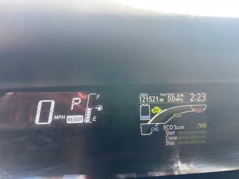 Used 2015 Toyota Prius C One image 17